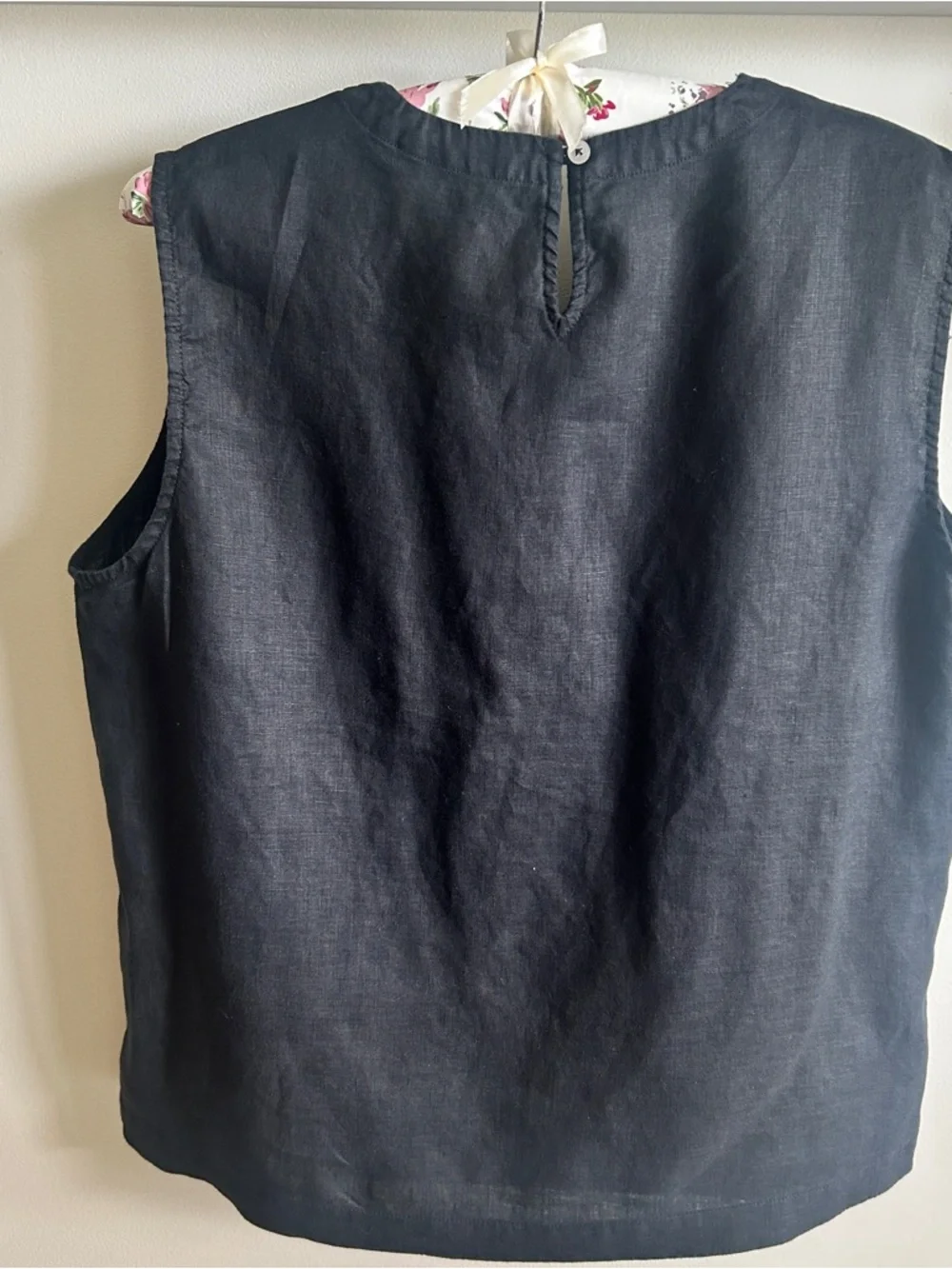 Quince Black European Linen Sleeveless Top - Picture 2 of 4